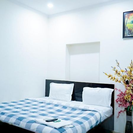 Hotel Tom - Jungpura Chruch Road Νέο Δελχί Εξωτερικό φωτογραφία
