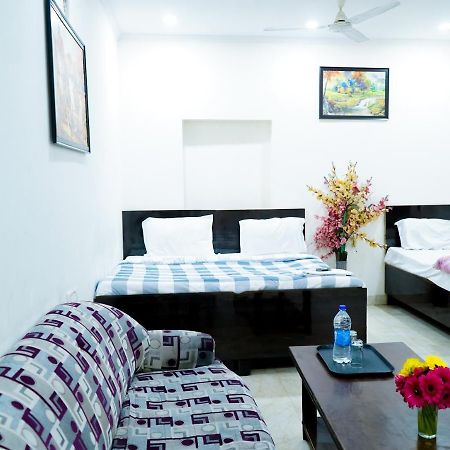 Hotel Tom - Jungpura Chruch Road Νέο Δελχί Εξωτερικό φωτογραφία